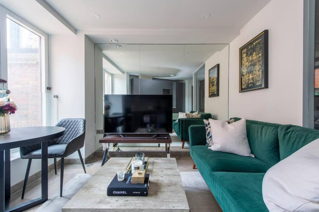 Apartment Chic 1br Chrl F2