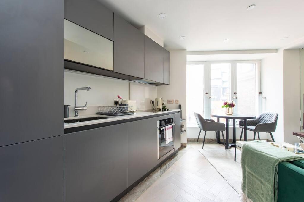 Apartment Chic 1br Chrl F2 *